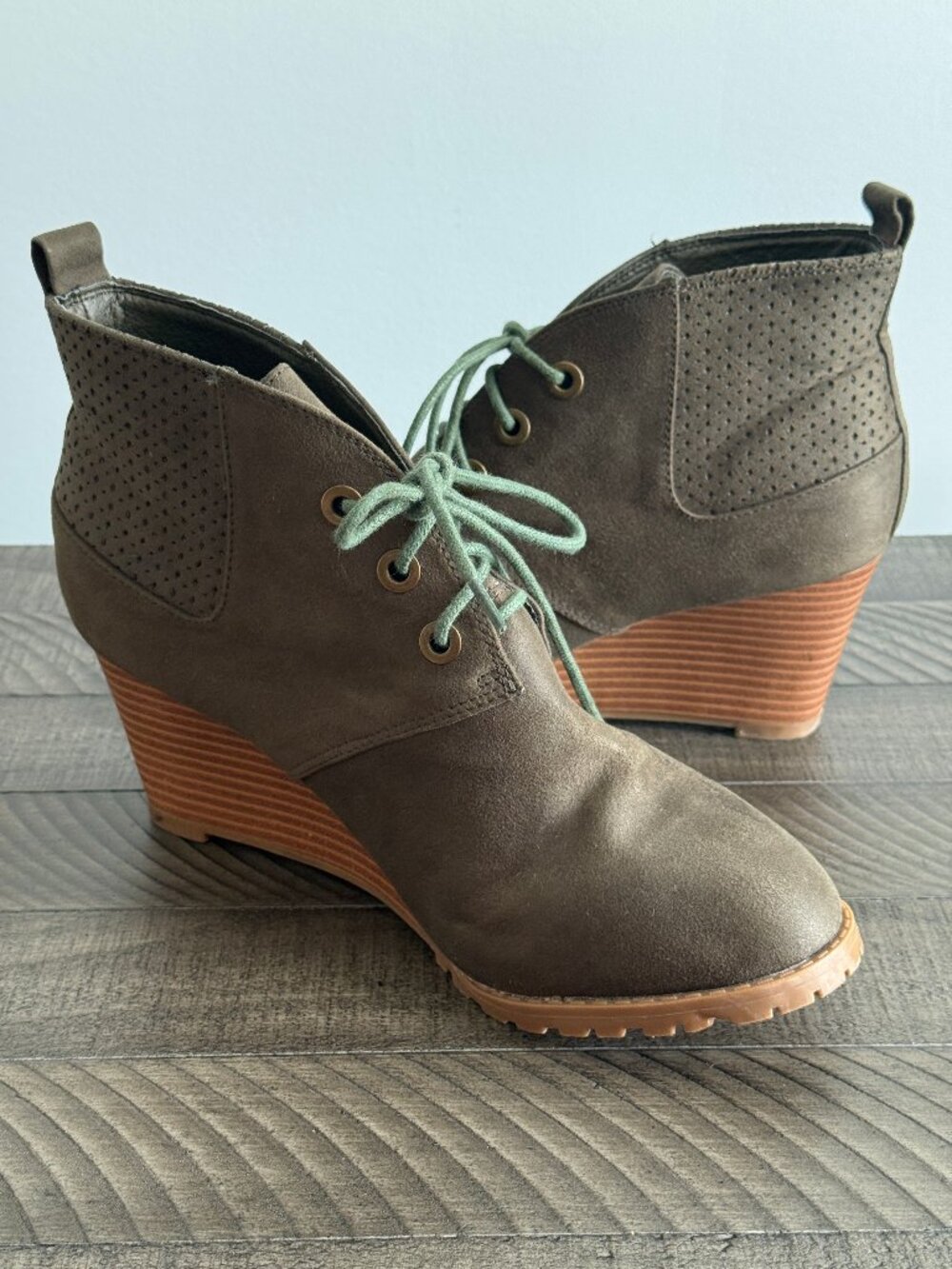 Gloria Vanderbilt Green Lace-Up Wedges Ankle Boots Size 9